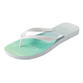 Moderne Elegante Light Blue Türkise Ombre Custom Badesandalen (Schrägansicht)