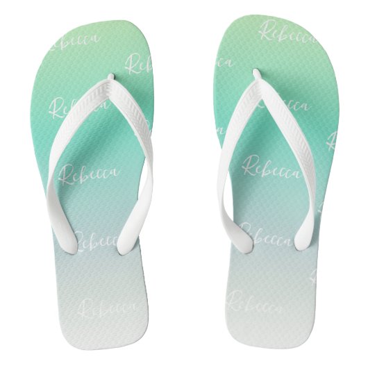 Moderne Elegante Light Blue Türkise Ombre Custom Badesandalen (Fußbett)