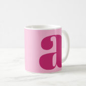 Moderne elegante Monogramm-Initiale fett Rosa Kaffeetasse (VorderseiteRechts)