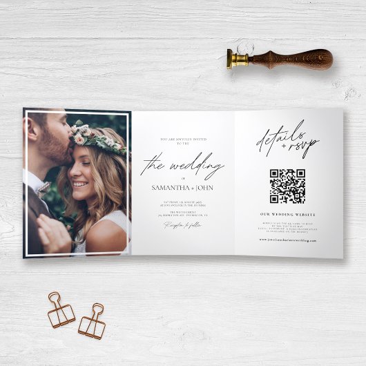 Moderne Elegante Multi-Foto QR Code Hochzeit Dreifach Gefaltete Einladung