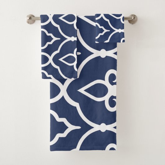 Moderne, elegante Ornamente in Marineblau, Weiß Badhandtuch Set (Insitu)