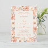 Moderne elegante Peach Beige Floral Engagement Par Einladung (Stehend Vorderseite)