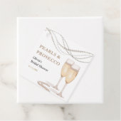 Moderne Elegante Perlen & Prosecco Brautparty Geschenkanhänger (Beispiel)
