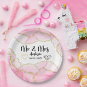 Moderne elegante Rosa und Gold Mr. and Mrs. Weddin Pappteller (Party)