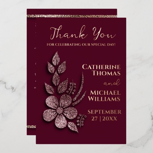 Moderne Elegante Rose Gold Glitzer Blumen & Burgun Folieneinladung (Vorderseite/Rückseite)