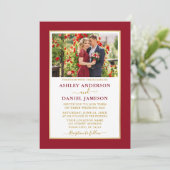 Moderne, elegante Rote Hochzeit Einladung (Stehend Vorderseite)