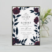 Moderne Elegante Rote Rose Black Leaf Wedding Gold Folieneinladung (Stehend vorne)