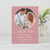 Moderne elegante runde Foto-Rahmen-Dusty-Rose Save The Date (Stehend Vorderseite)