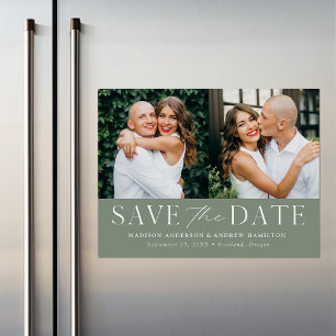 Moderne elegante Salbei-Grün 2 Foto Save-the-Date Magneteinladung