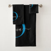 Moderne elegante schwarz-blaue Monogram-Skriptbeze Badhandtuch Set (Insitu)