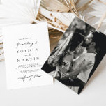 Moderne, elegante Schwarz-Weiß-Foto-Hochzeit Einladung<br><div class="desc">Konzipiert zur Koordination mit der "Moderne Klassik" Hochzeitskollektion. Klicken Sie zum Ändern der Details auf "Personalisieren". Klicken Sie auf den Link Sammlung auf dieser Seite,  um alle passenden Elemente in diesem schönen Design zu sehen,  oder sehen Sie sich die Sammlung hier an: https://bit.ly/3rQMpxU</div>