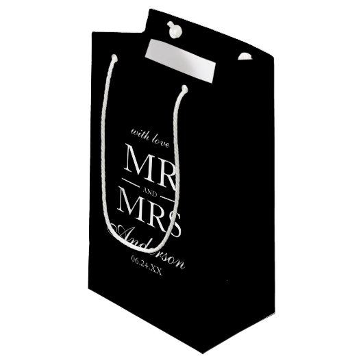 Moderne elegante Schwarz-Weiß-Hochzeit Kleine Geschenktüte (Vorderseite Schrägansicht)