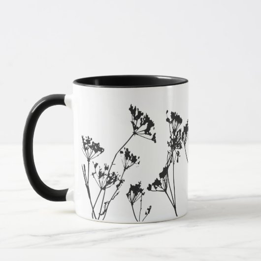 Moderne elegante Schwarz-weiße Wiesen-Blume Tasse (Links)