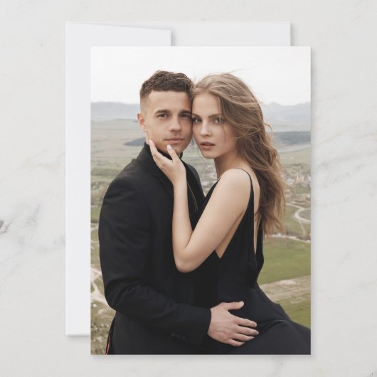 Moderne elegante Schwarze Typografie-Foto Hochzeit Einladung (Rückseite)