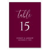 Moderne, elegante Script Burgundy Wedding Tischnummer (Rückseite)