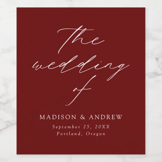 Moderne, elegante Script Burgundy Wedding Weinetikett (Einzelnes Label)