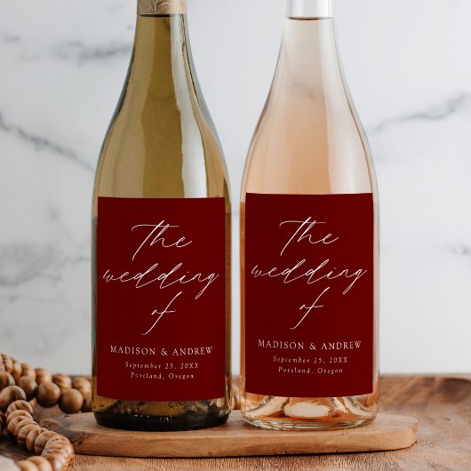 Moderne, elegante Script Burgundy Wedding Weinetikett