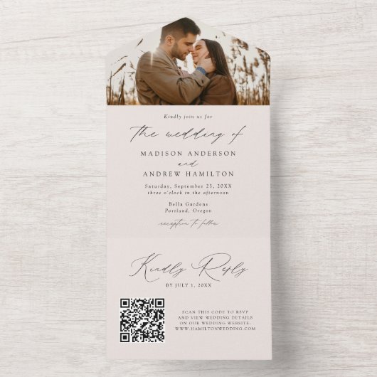 Moderne, elegante Script-Cream-Foto Hochzeit All In One Einladung (Innen Boden)