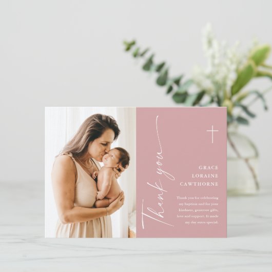 Moderne elegante Script-Foto-Taufe Dankeskarte (Stehend Vorderseite)