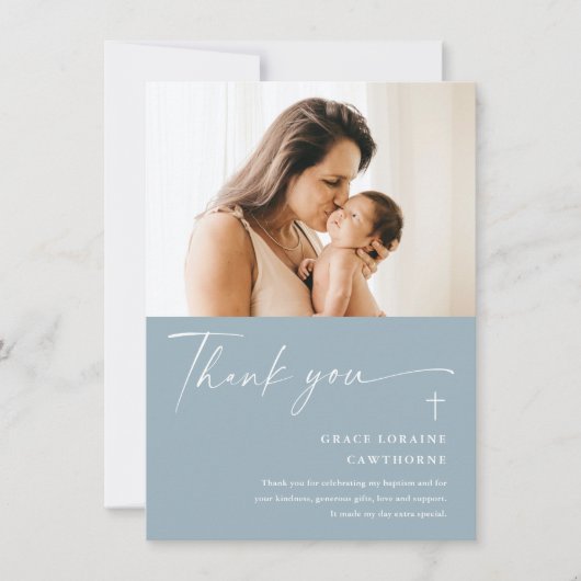 Moderne elegante Script-Foto-Taufe Dankeskarte (Vorderseite)