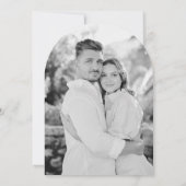 Moderne, elegante Script Lavender Foto Arch Weddin Einladung (Rückseite)