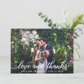 Moderne, elegante Script-Liebe dank Wedding Foto Dankeskarte (Stehend Vorderseite)