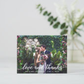 Moderne, elegante Script-Liebe dank Wedding Foto Postkarte (Stehend Vorderseite)