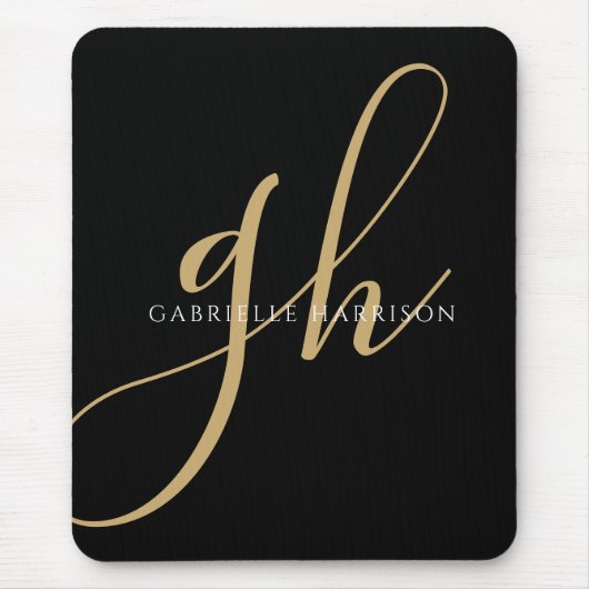 Moderne elegante Script Monogram Name Black Gold Mousepad (Vorne)