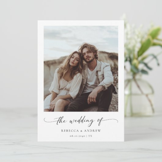 Moderne, elegante Script rustikale Foto Hochzeit Einladung (Stehend Vorderseite)