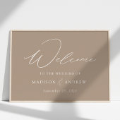 Moderne elegante Script Taupe Wedding Willkommen Poster