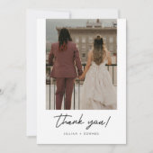 Moderne elegante Skript 2-Foto-Hochzeit Dankeskarte (Vorderseite)