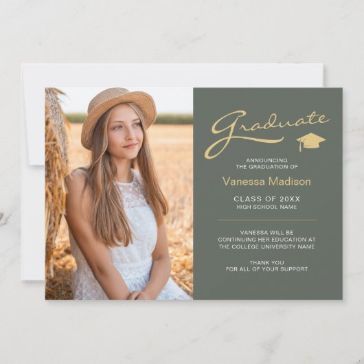 Moderne, elegante Skriptsprache Grün | 2 Foto Grad Ankündigung (Vorderseite)