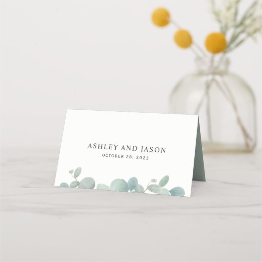 Moderne Elegante Wasserfarbe Eukalyptus Grüne Platzkarte (Rückseite)
