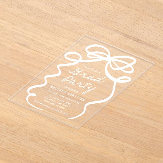 Moderne elegante White Bow Graduation Party Acryleinladungen (Ablage )