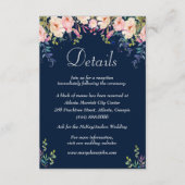 Moderne Eleganz Rosa Blumenzettel Details Begleitkarte (Vorderseite)