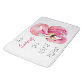 Moderne exotisch rosa Aquarellfärbung mit Zitat Badematte (Schrägansicht)