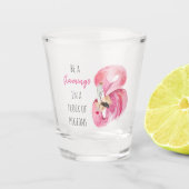 Moderne exotisch rosa Aquarellfärbung mit Zitat Schnapsglas (Vorderseite)