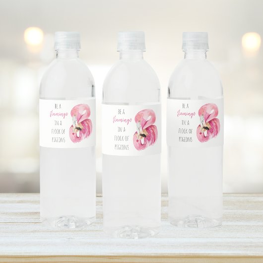 Moderne exotisch rosa Aquarellfärbung mit Zitat Wasserflaschenetikett