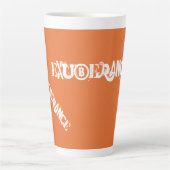 Moderne Exuberance Orange Bold Graffiti Typografie Milchtasse (Vorderseite)