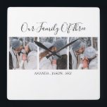 Moderne Familie der drei| Foto Quadratische Wanduhr<br><div class="desc">Diese moderne 3-Foto-Wanduhr ist das perfekte Geschenk für Freunde und Familie. Das Kopfkissen enthält den Text "UNSERE FAMILIE VON DREI UND DIE FAMILIENMITGLIEDER NAMES", sowie 3 Ihrer Lieblingsbilder. Der Text ist einfach zu bearbeiten und die Schriftart Stile, Größen und Farben können geändert werden, indem Sie auf den Link nach der...</div>