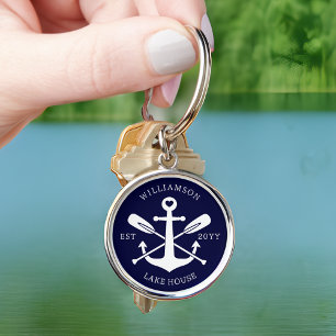 Moderne Familienname des Sees Haus Nautical Navy B Schlüsselanhänger