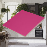 Moderne Farben - Helle Magenta Keramik Tile Fliese<br><div class="desc">Lassen Sie sich mit unserer Keramik-Kachel in auffälliger, heller Magenta verzaubern, die perfekte Grundlage für die Präsentation Ihrer wunderschön verpackten Geschenke. Nutzen Sie sie als stilvolle und praktische Untersetzer für Drinks oder als elegante Ausstellungsstücke, um Ihre verpackten Schätze zu präsentieren. Unsere kräftigen Keramik-Fliesen verleihen jedem Anlass eine Touch von Eleganz....</div>