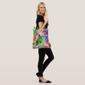 Moderne, farbenfrohe Blume mit Blumen Tasche (Am Model)