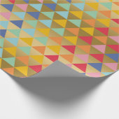 Moderne farbenfrohe Dreiecke Muster Geschenkpapier (Ecke)