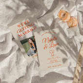 Moderne farbenfrohe handgezeichnete Retro-Hochzeit Einladung