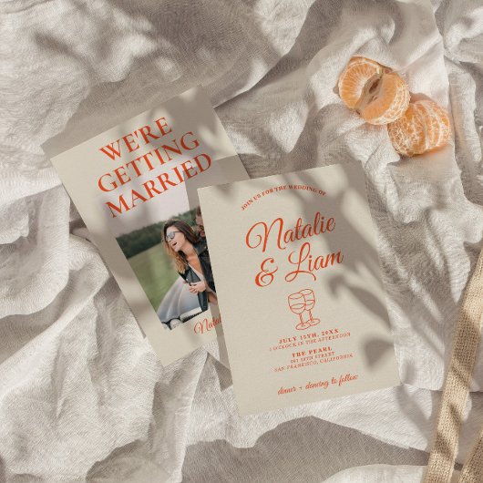 Moderne farbenfrohe handgezeichnete Retro-Hochzeit Einladung