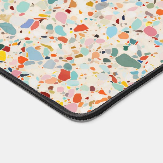 Moderne, farbenfrohe Pastel Terrazzo Muster Schreibtischunterlage (Ecke)