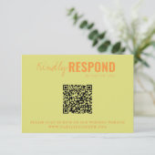 Moderne farbenfrohe Retro QR Code Whimsical Weddin RSVP Karte (Stehend Vorderseite)