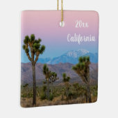 Moderne farbenfrohe Rosa und Blauer Joshua Tree So Keramikornament (Rechts)