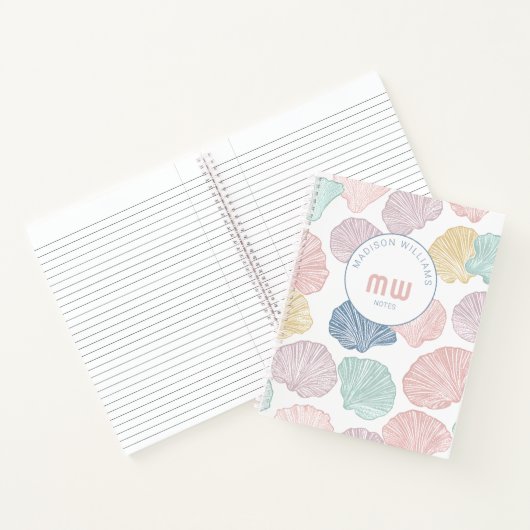 Moderne farbenfrohe Seashell Custom Monogram Coast Notizblock (Innenseite)